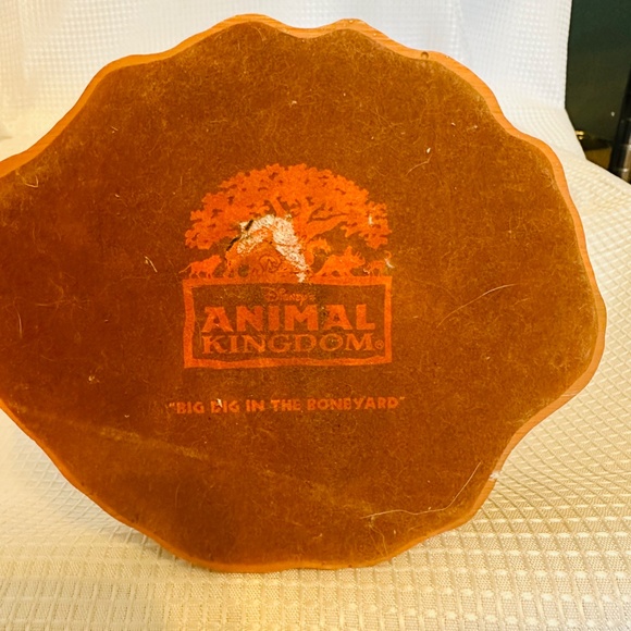 Animal Kingdom  Big Dig in the Boneyard Collectible - - Picture 4 of 4